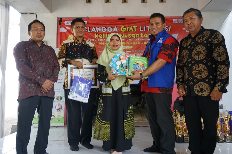 RALINA KULONPROGO GIAT LITERASI BERSAMA PENERBIT ERLANGGA 2